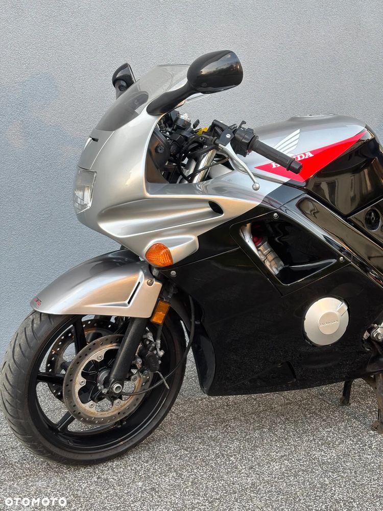 Honda CBR - 15