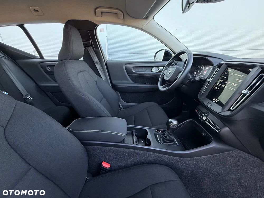 Volvo XC 40 T2 Momentum - 36