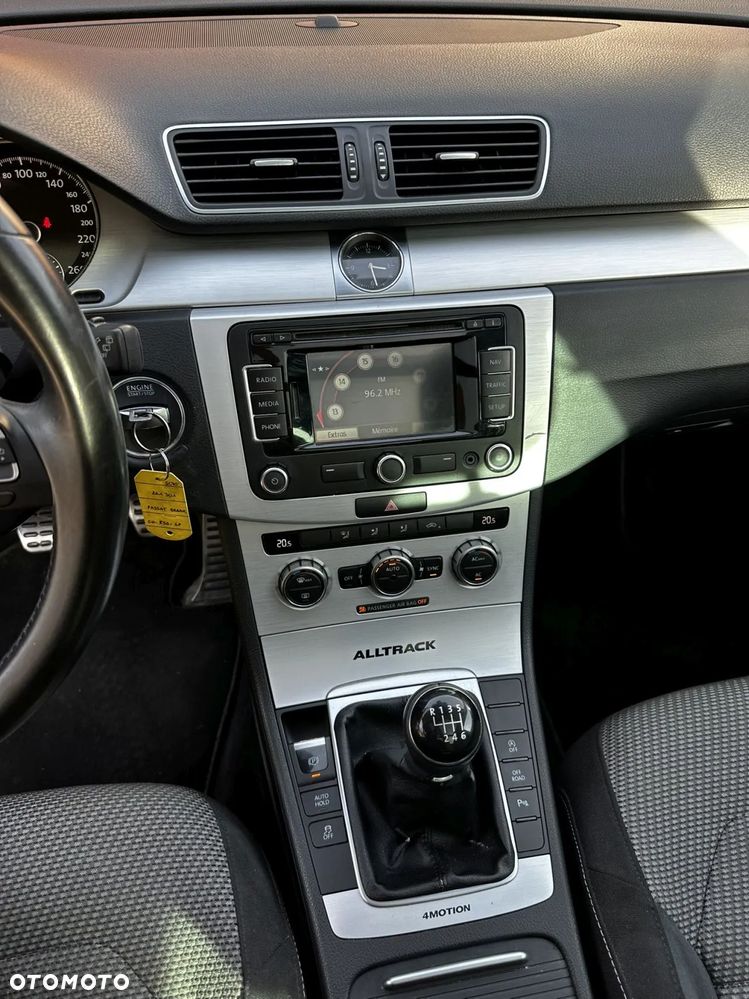 Volkswagen Passat Alltrack 2.0 TDI 4Motion BlueMotion Tec - 10