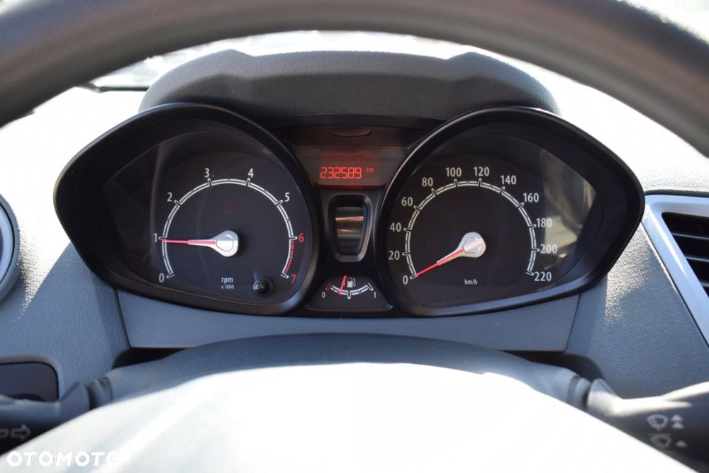 Ford Fiesta - 26