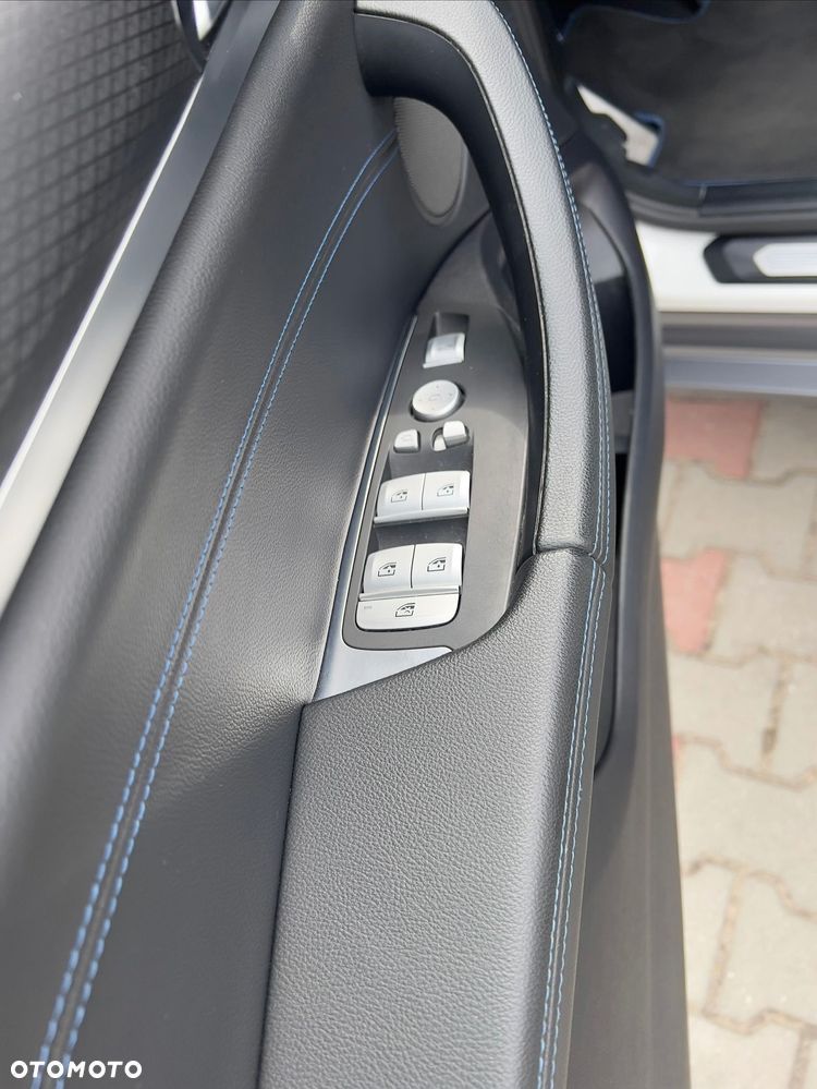 BMW X4 xDrive20d - 9