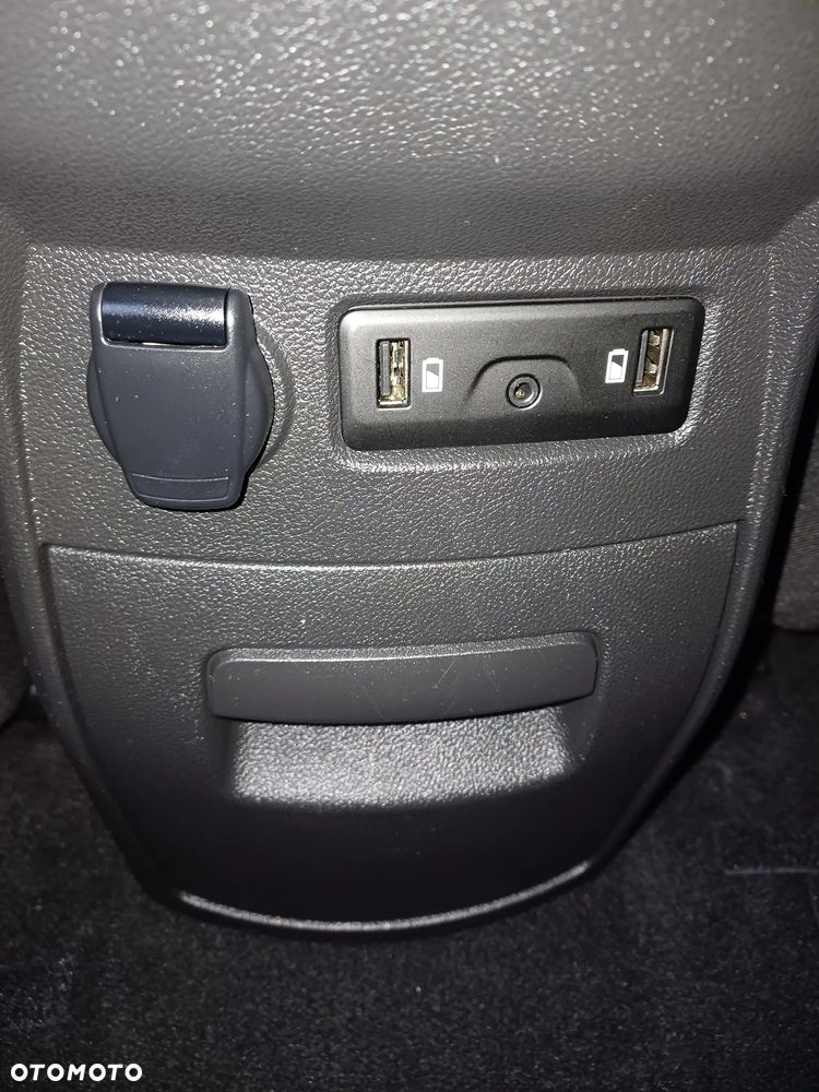Renault Grand Scenic ENERGY TCe 140 BOSE EDITION - 26