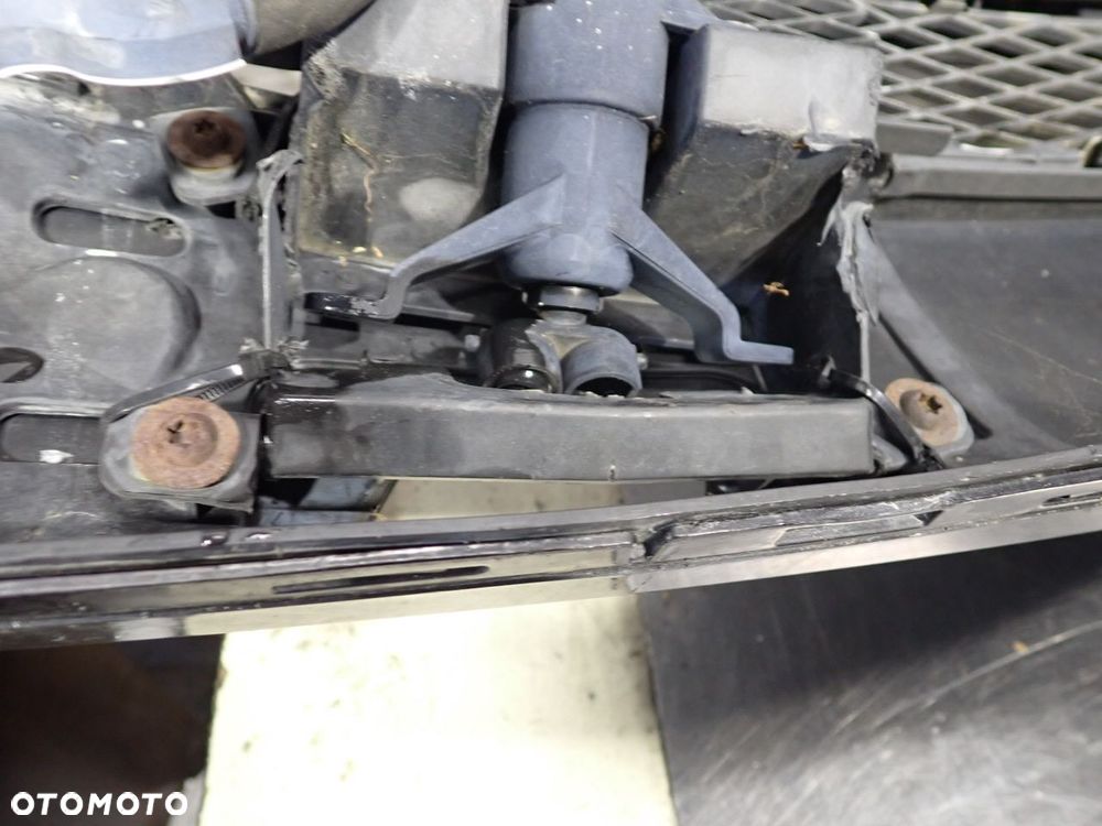 ZDERZAK PRZÓD VOLKSWAGEN TOUAREG 5.0 - 18