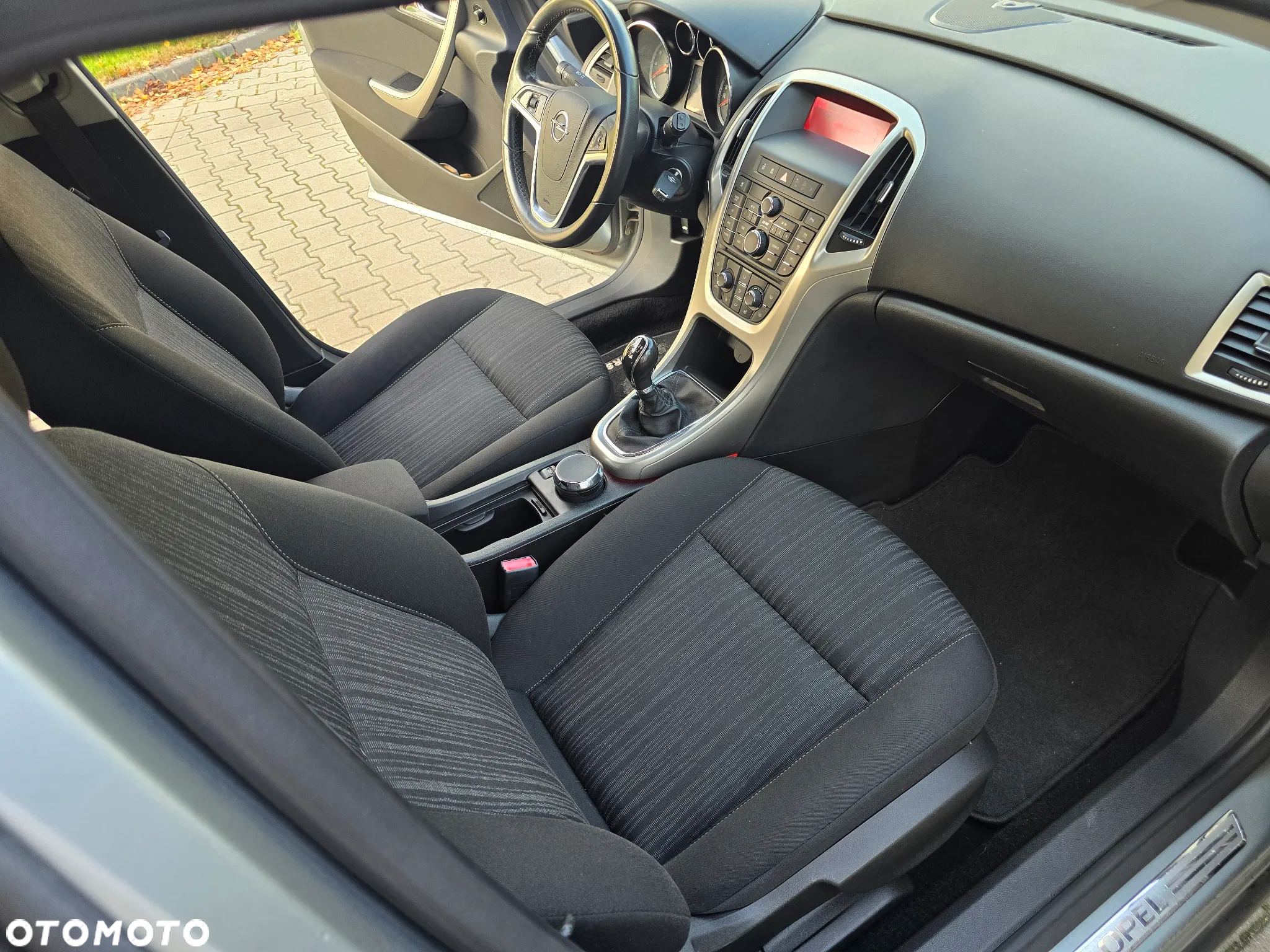 Opel Astra 1.4 EcoFLEX 150 Jahre - 16