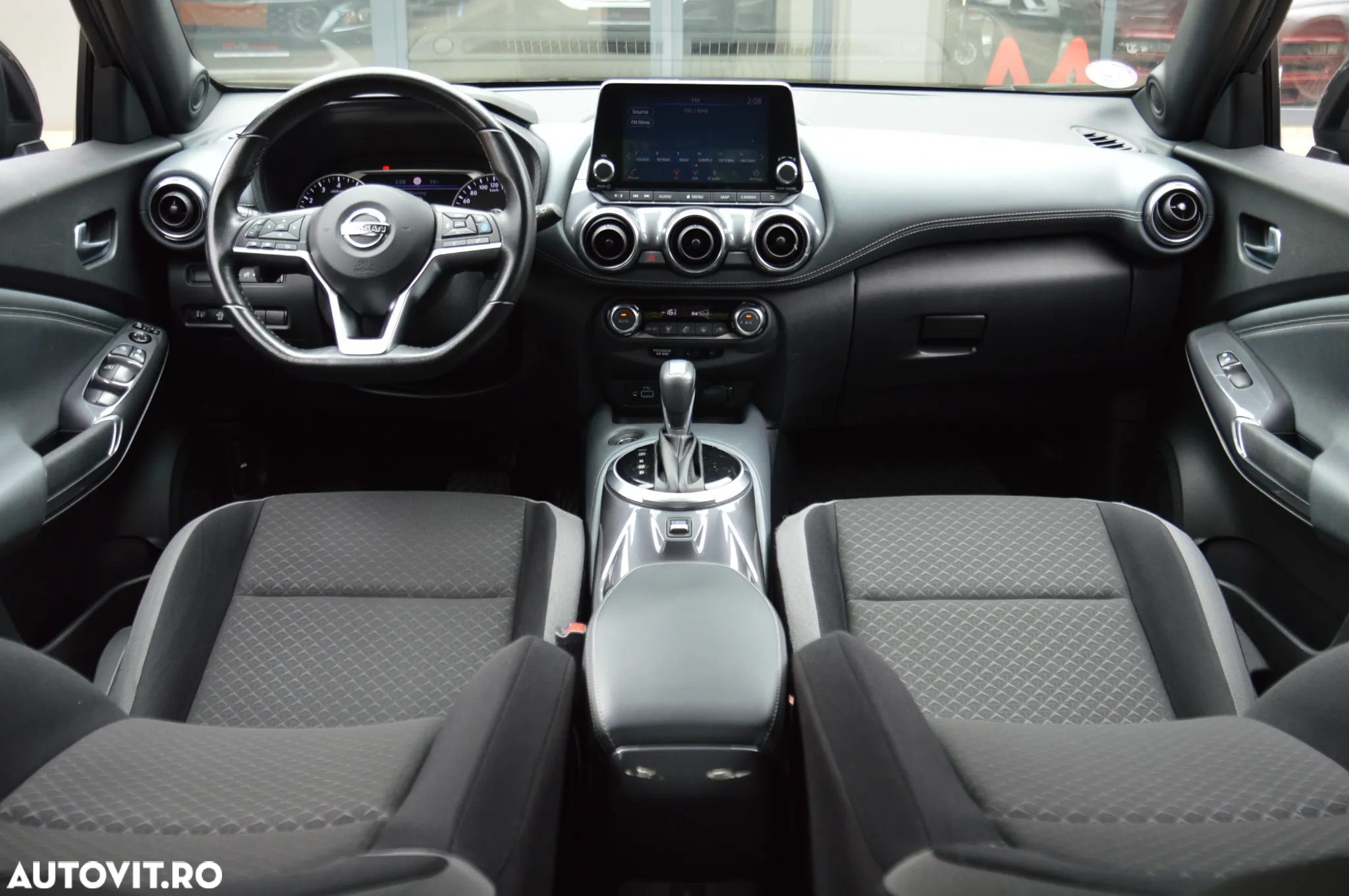 Nissan Juke DIG-T DCT N-Connecta - 18