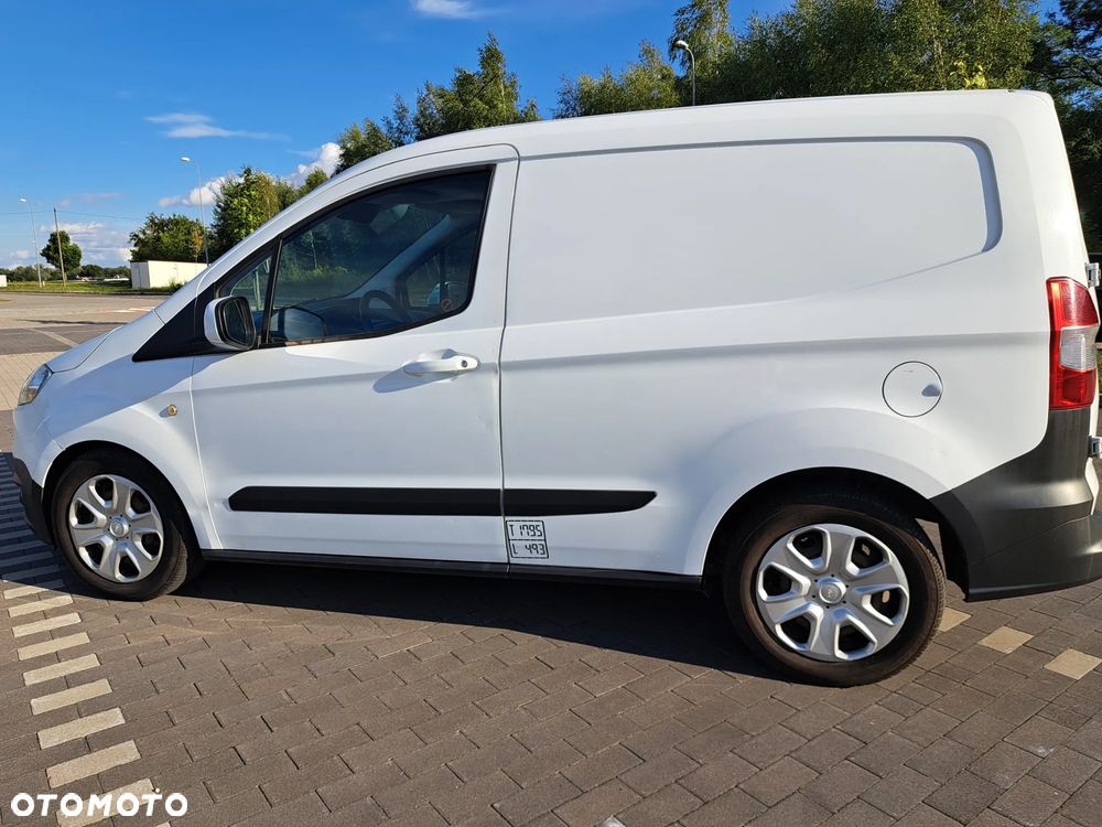 Ford Transit Courier - 15