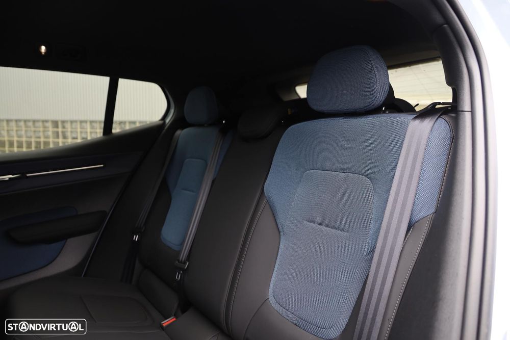 Volvo EX30 69 kWh Single Motor Extended Range Core - 8