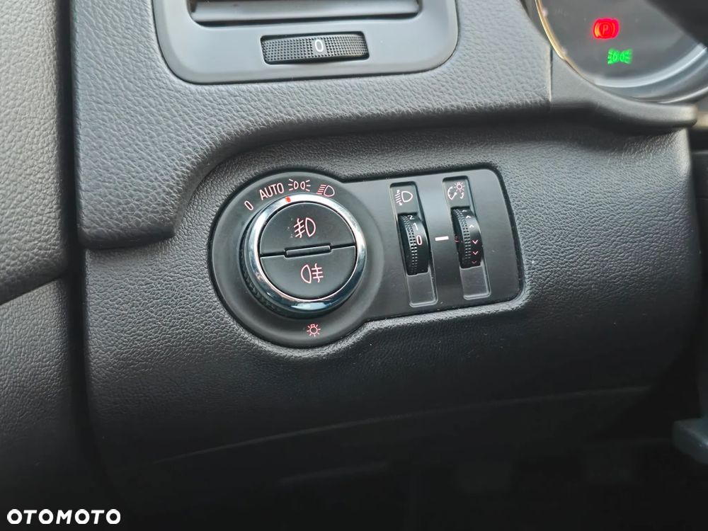 Opel Insignia 1.8 Cosmo - 25