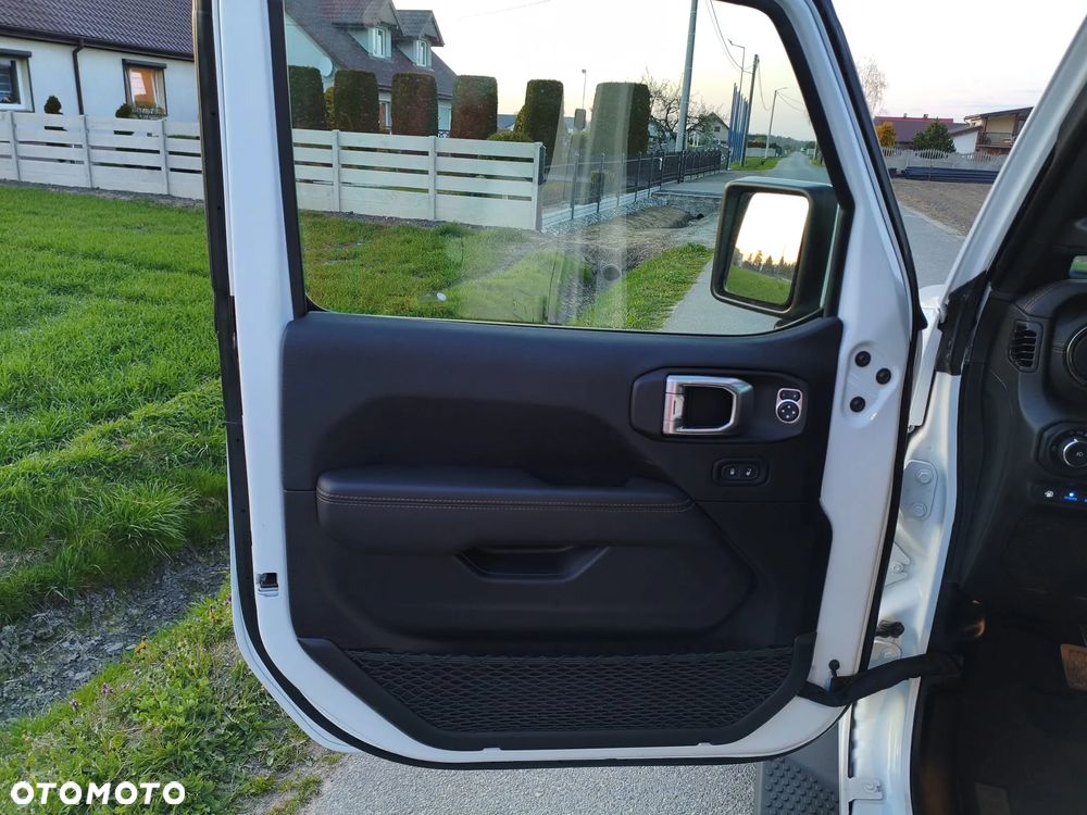 Jeep Wrangler - 10