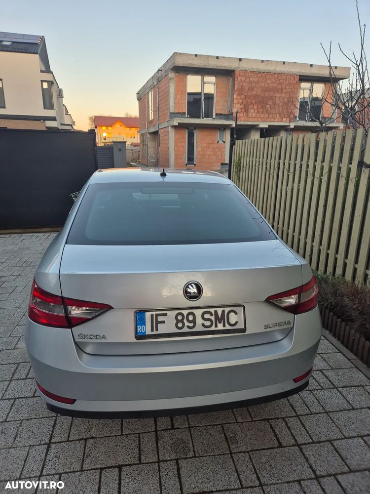 Skoda Superb 2.0 TDI Ambition - 5
