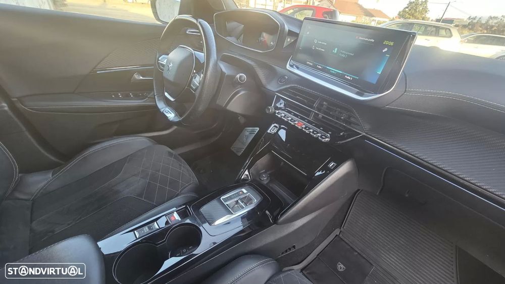 Peugeot e-2008 GT Pack - 25