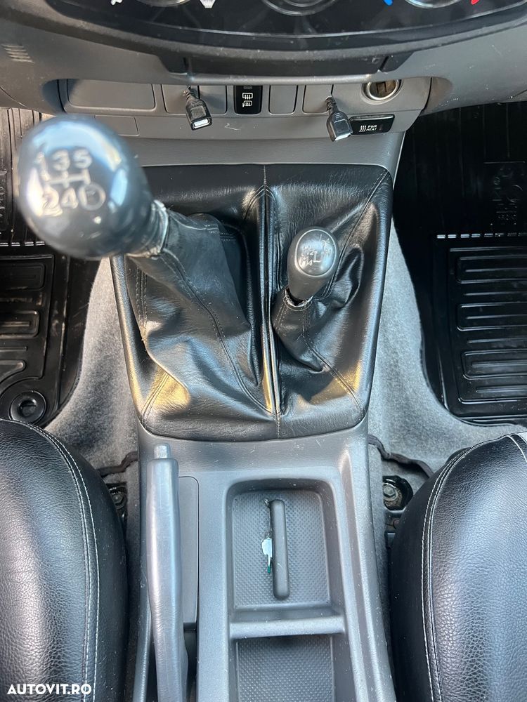 Toyota Hilux 4x4 Cabina Dubla Comfort - 16