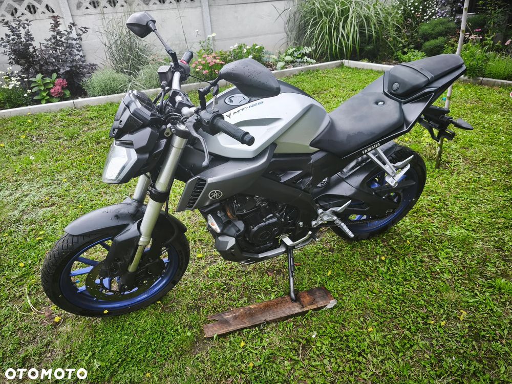 Yamaha MT - 8