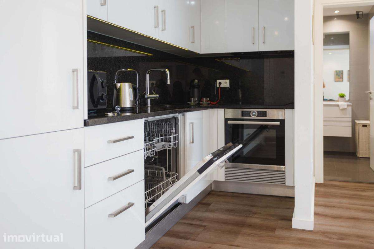 Apartamento com 1 quartos - localizado em Sete Rios Lisbon - Grande imagem: 3/25