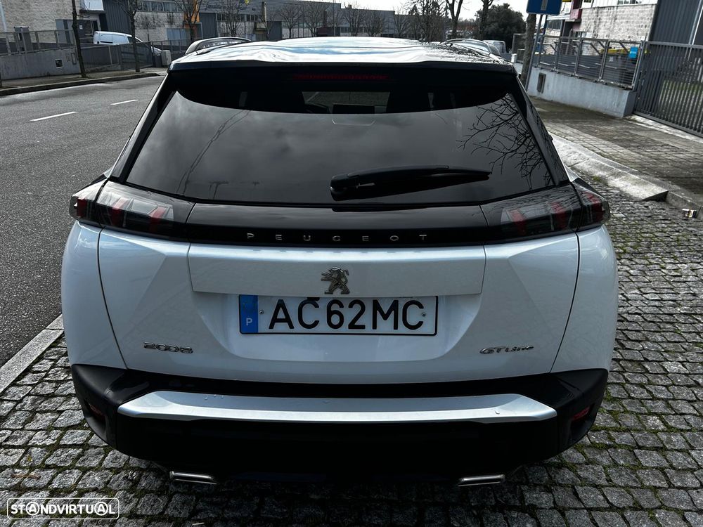 Peugeot 2008 1.2 PureTech GT Line - 4