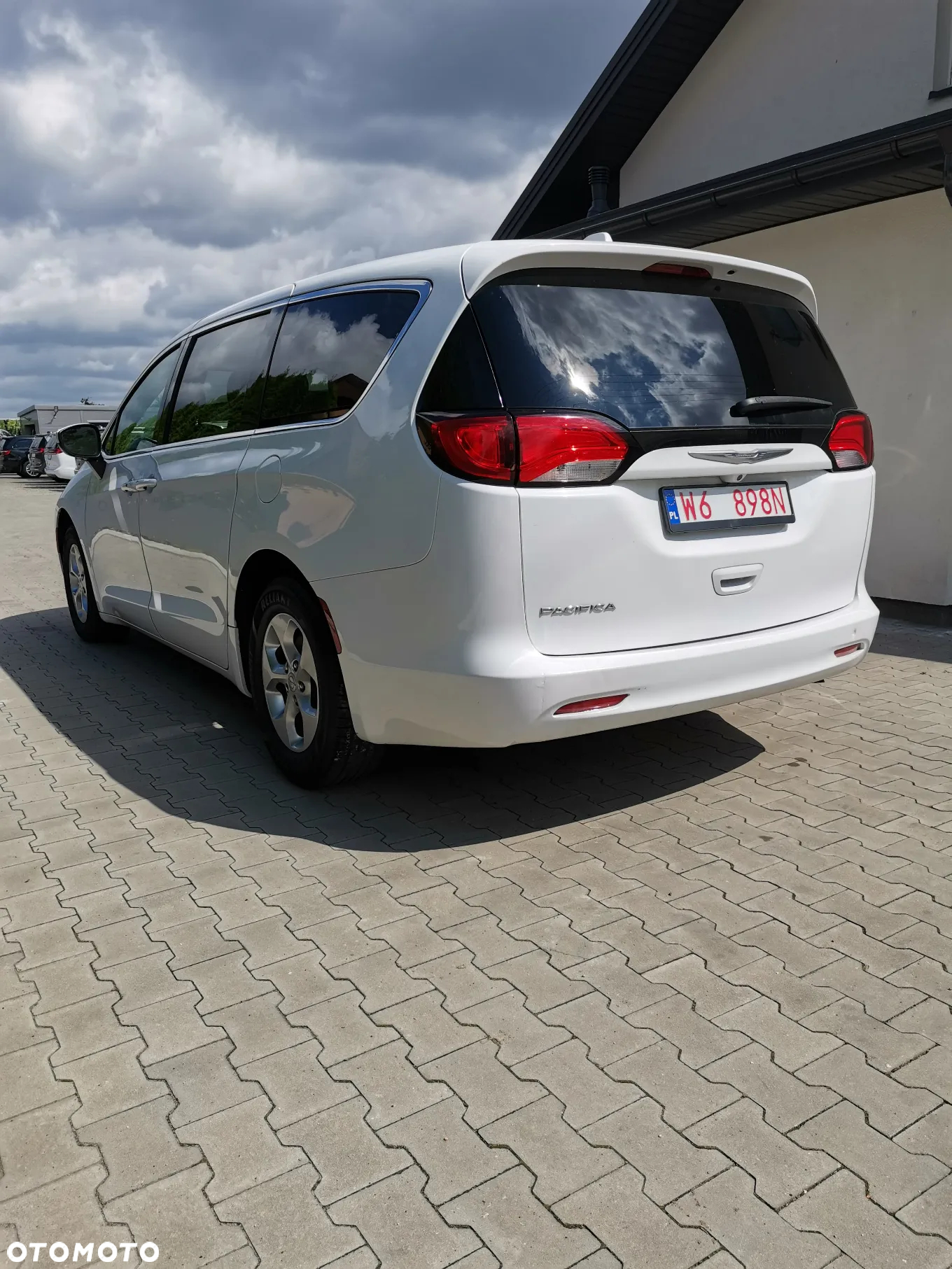 Chrysler Pacifica - 6