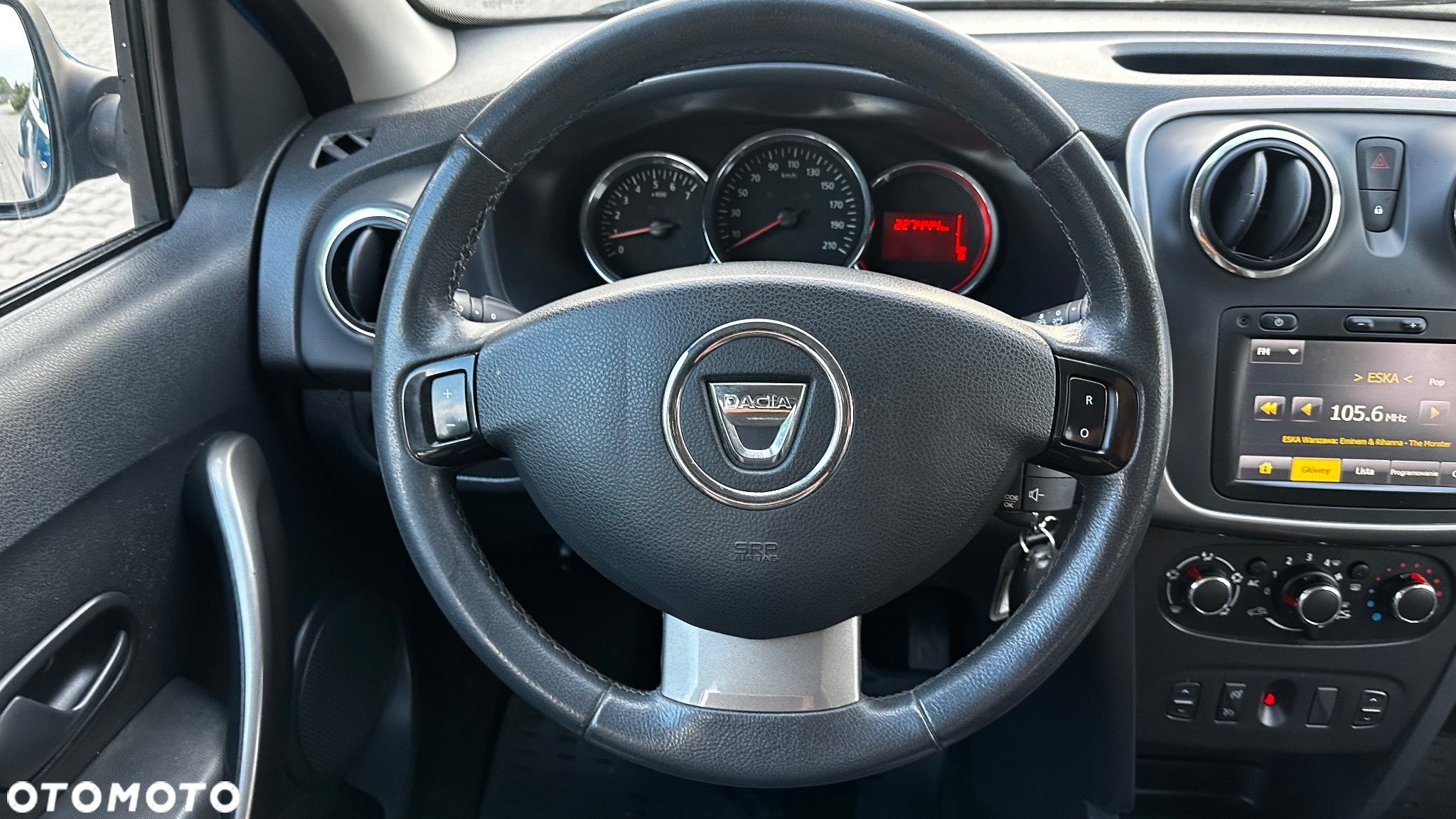Dacia Sandero TCe 90 Celebration - 29