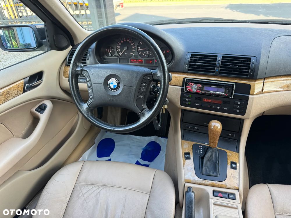 BMW Seria 3 318i Edition Exclusive - 19