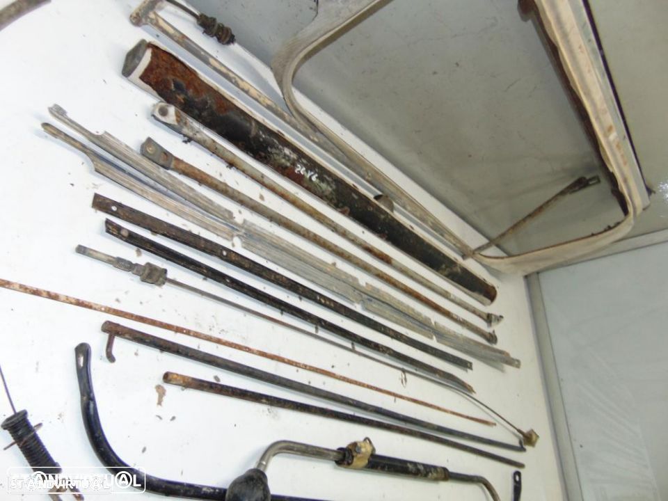 Citroen 2CV6 2 cavalos estrutura da capota - 3