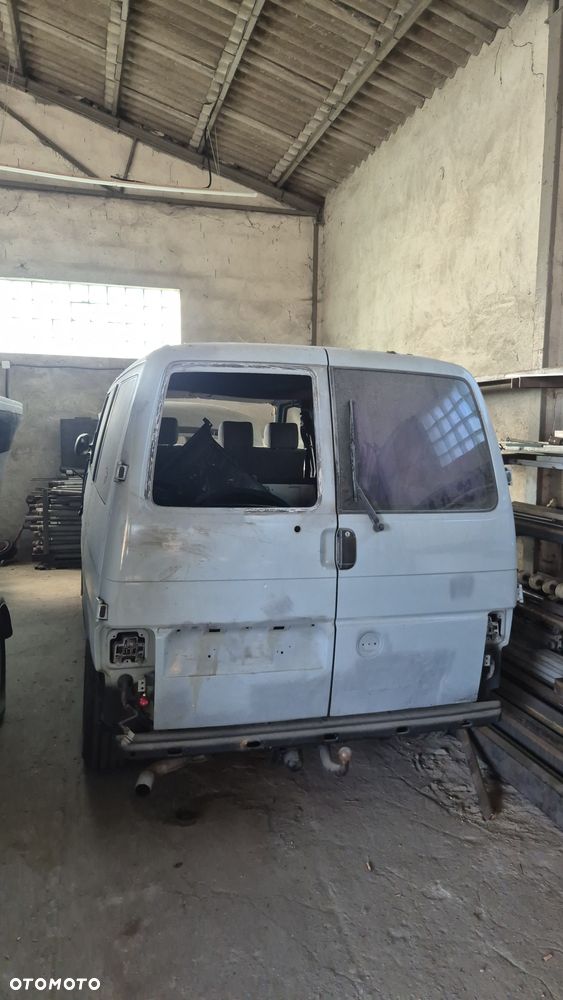Volkswagen Transporter - 2