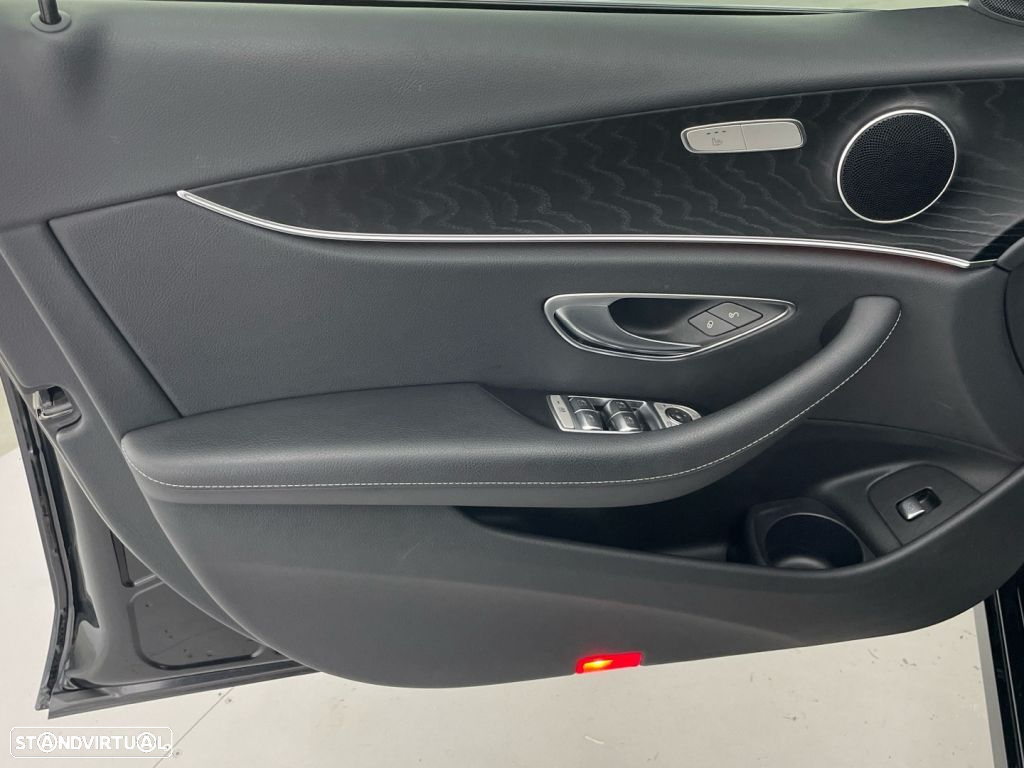 Mercedes-Benz E 300 de AMG Line - 18