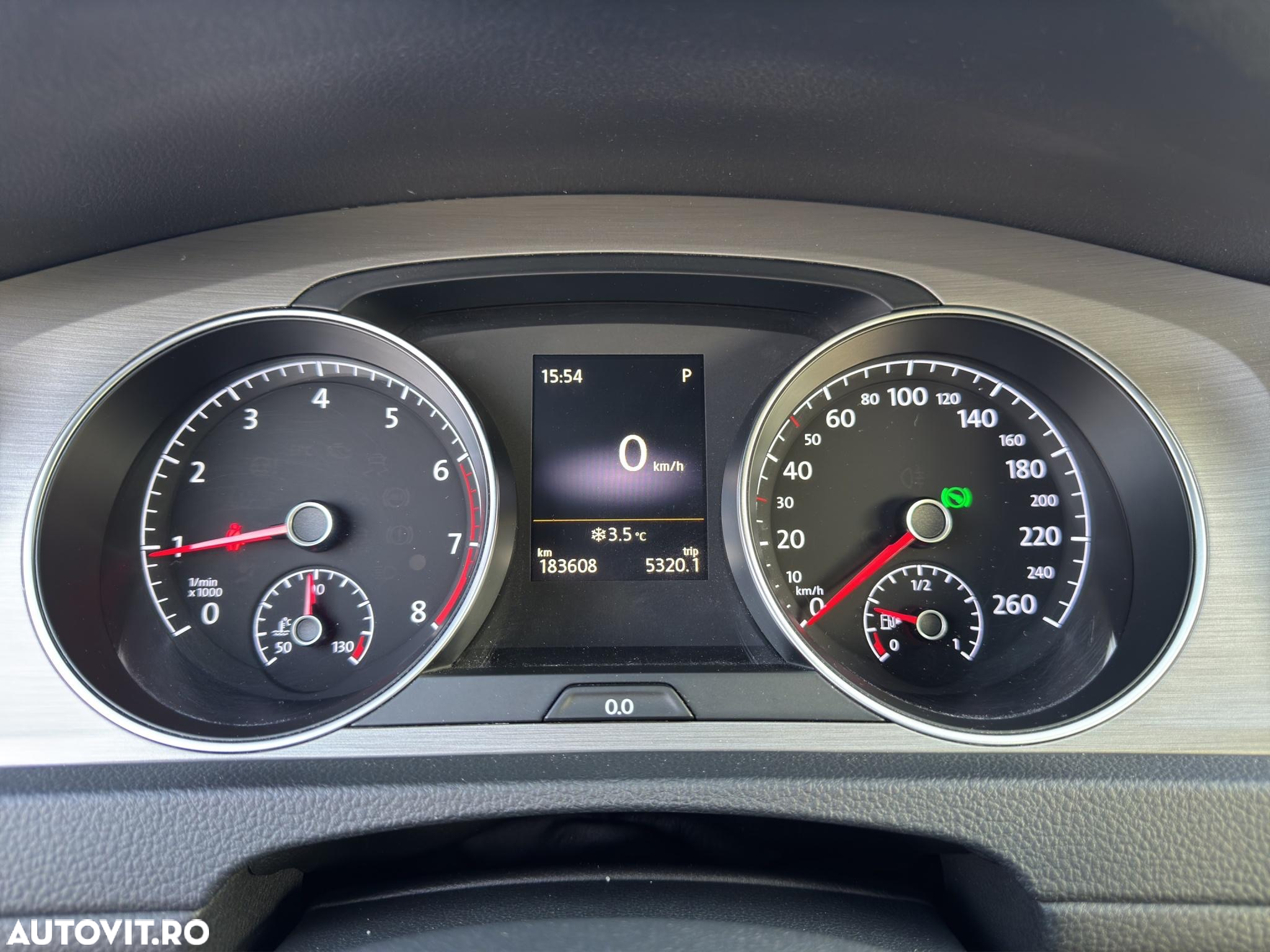 Volkswagen Golf 1.0 TSI BlueMotion DSG Comfortline - 8