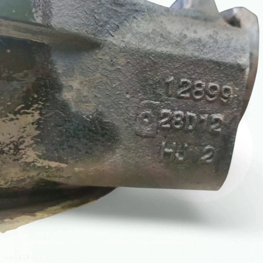 Zwrotnica 6194274M1 Zwolnica 85825032 Piasta 85825037 New Holland LB 115 - 13