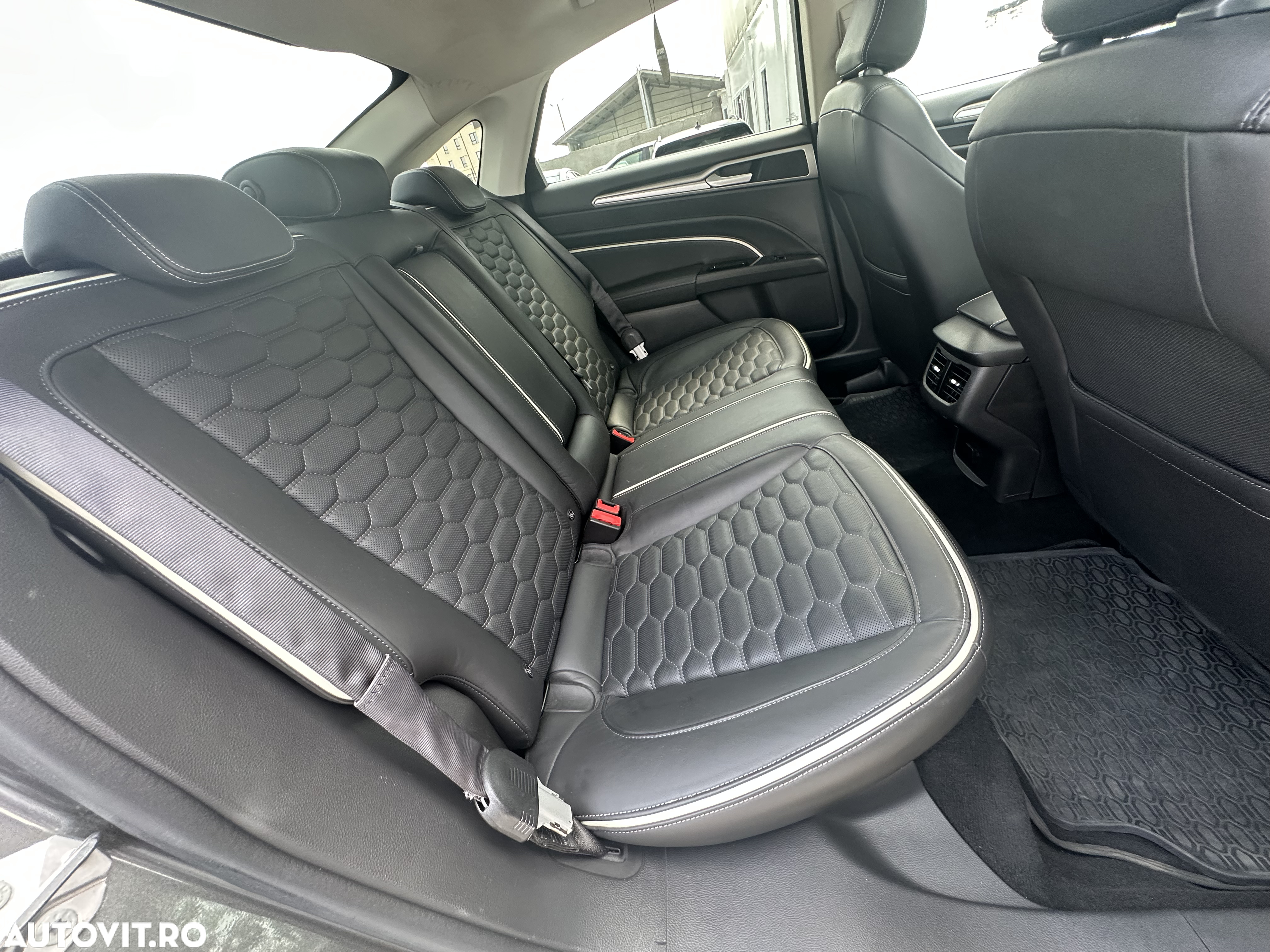Ford Mondeo 2.0 HEV Vignale - 20