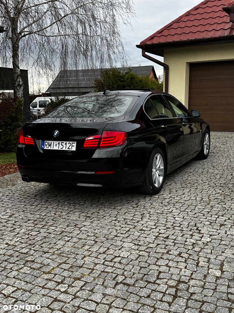 BMW Seria 5 528i xDrive - 4