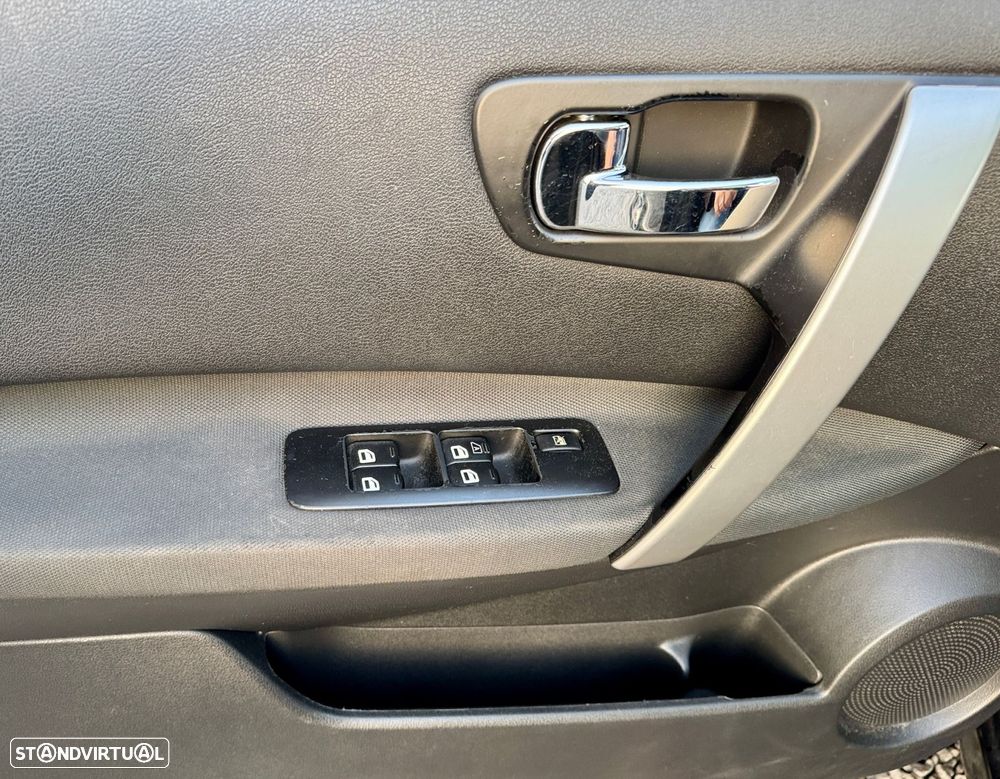 Nissan Qashqai +2 1.6 dCi Tekna Premium 17 360 S&S - 22