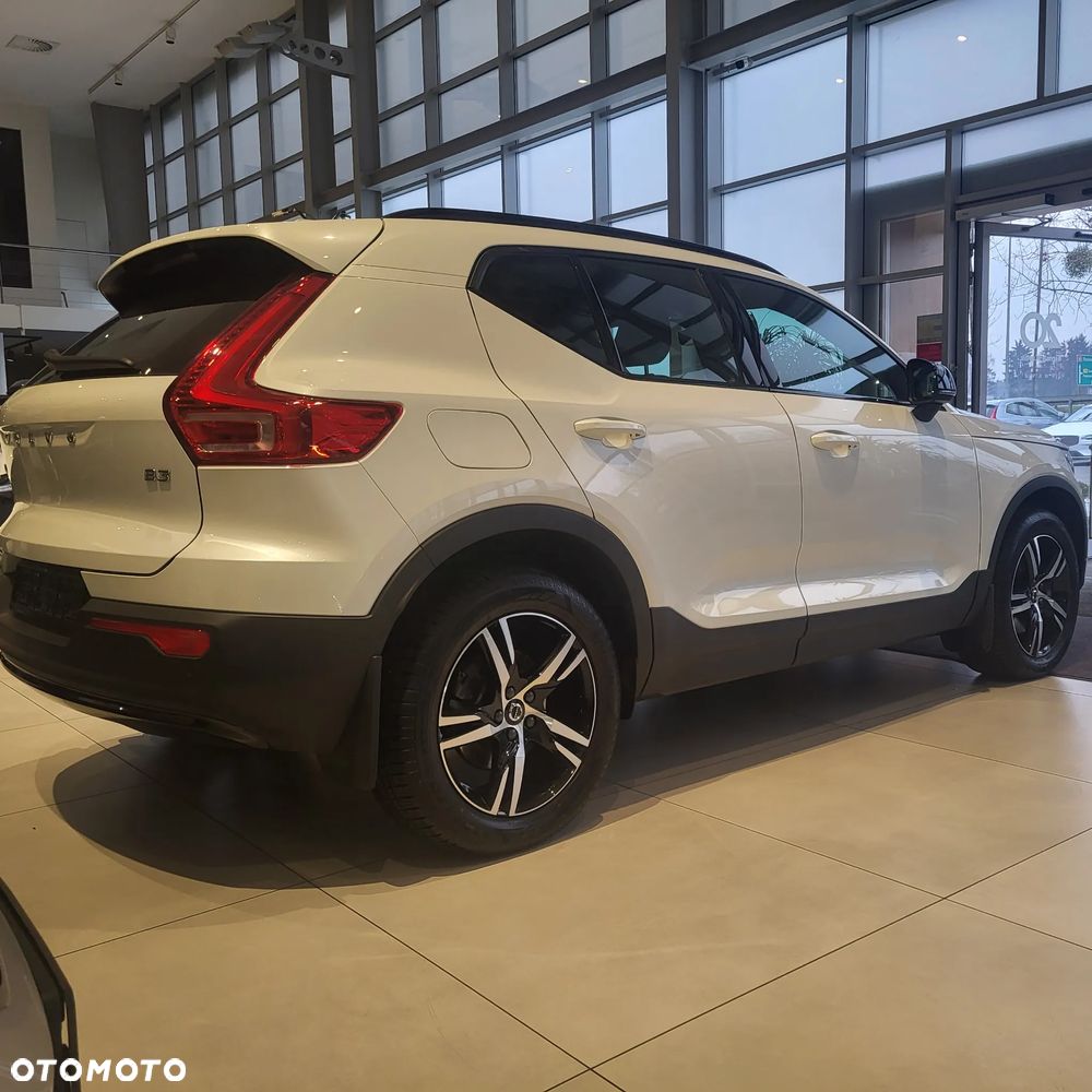 Volvo XC 40 B3 Plus Dark - 7