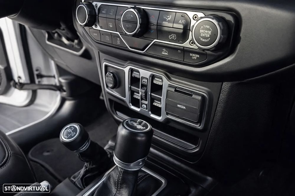 Jeep Wrangler 3.6 Auto Sahara - 7