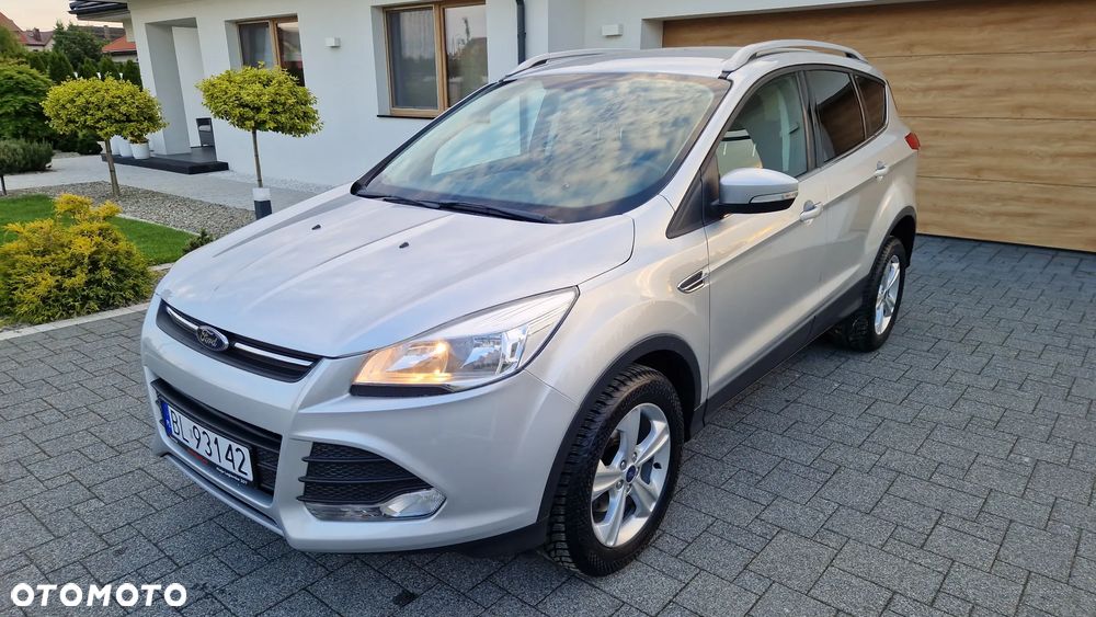 Ford Kuga 1.6 EcoBoost 2x4 Titanium - 25