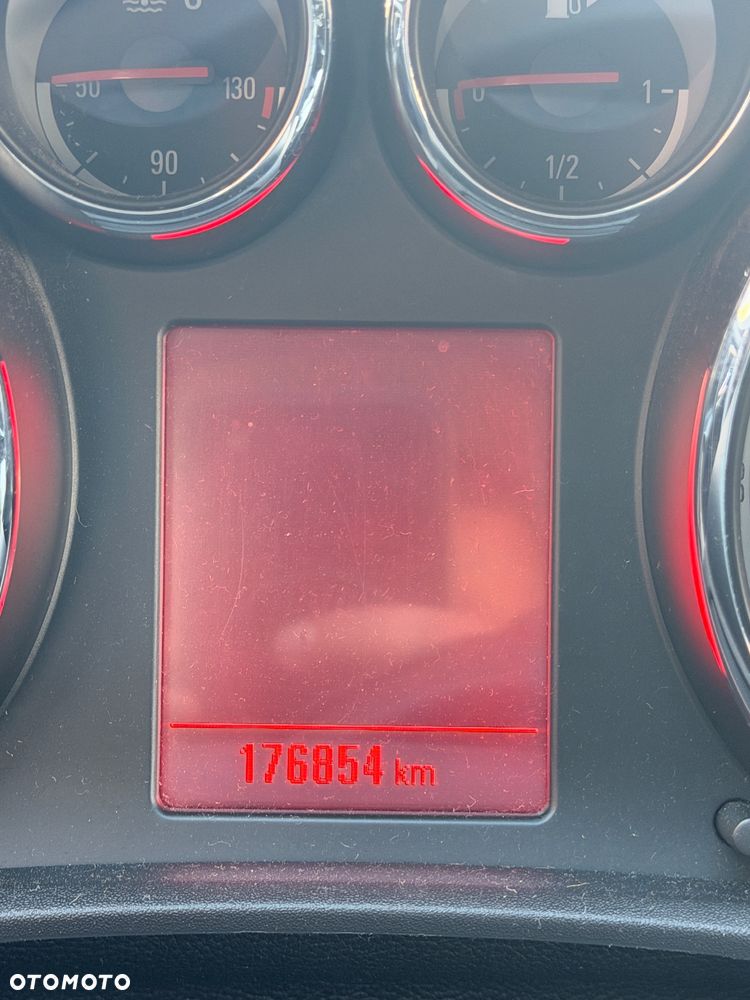 Opel Astra 1.6 Turbo Edition - 10
