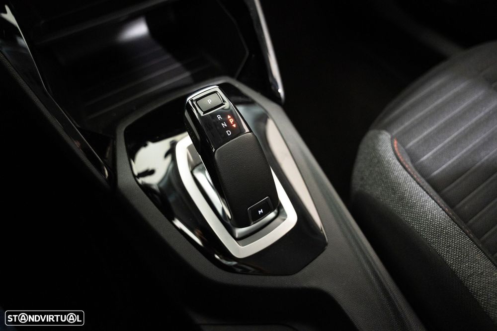 Peugeot 2008 1.2 PureTech Active EAT8 - 25