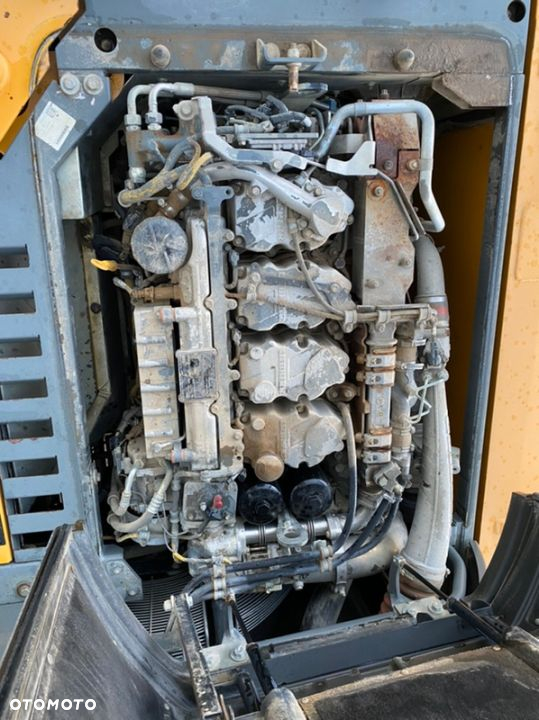 Liebherr R924 - 11