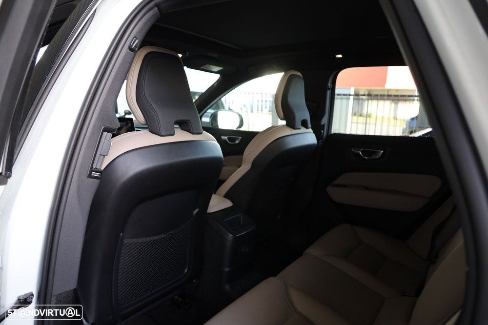 Volvo XC 60 2.0 T6 PHEV Plus Dark - 14