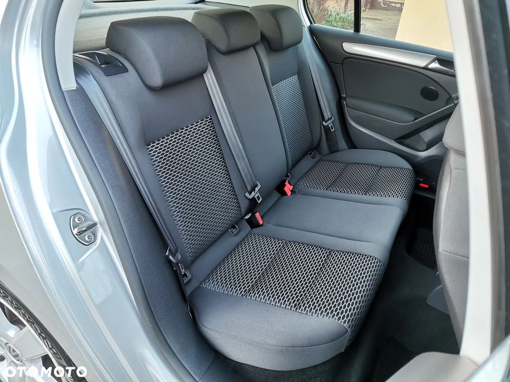 Volkswagen Golf 1.6 Trendline DSG - 21