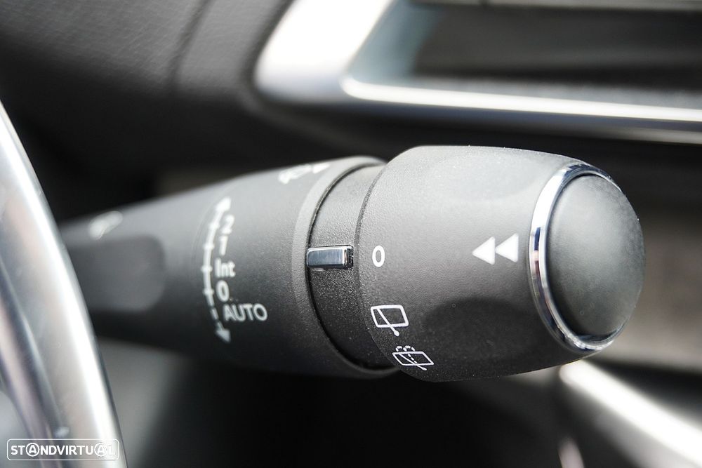 Peugeot 3008 1.6 Hybrid4 GT Line e-EAT8 - 24