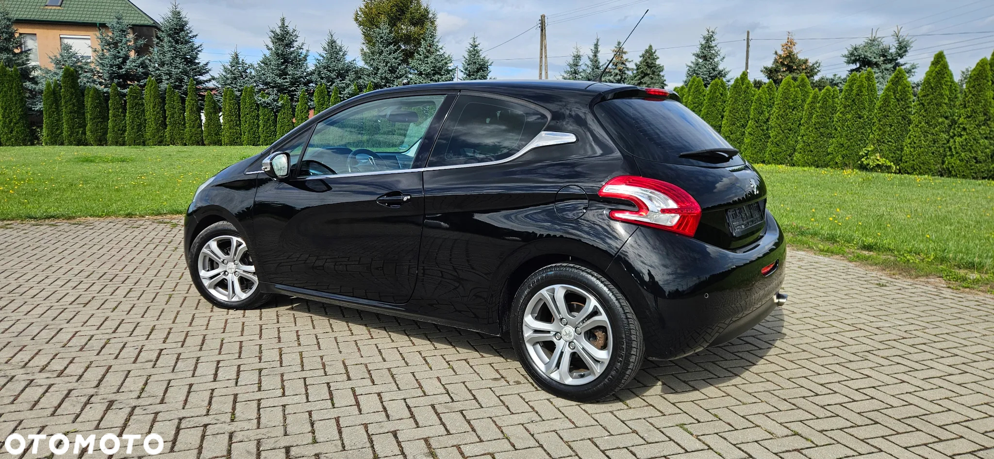 Peugeot 208 1.6 e-HDi Allure STT - 4