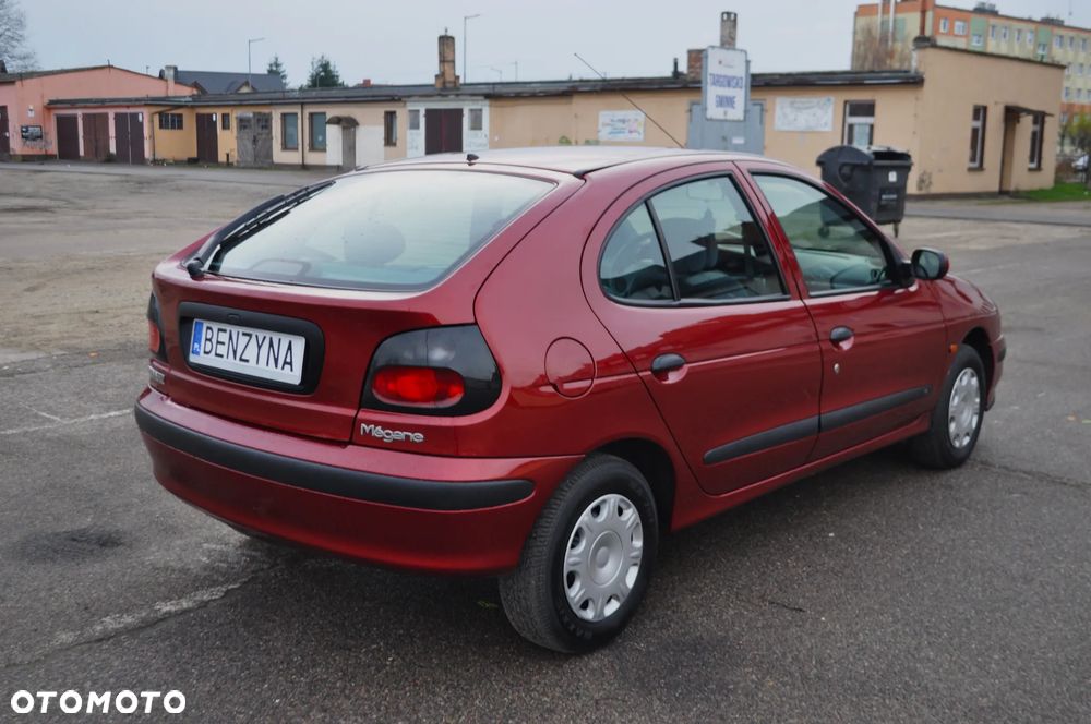 Renault Megane 1.6 RN - 6