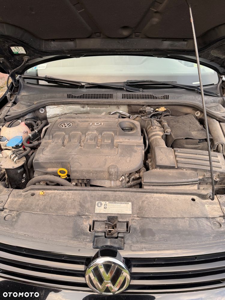 Volkswagen Jetta 2.0 TDI DPF BMT Trendline - 11