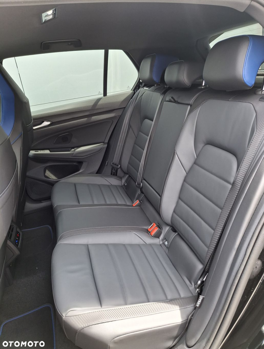 Volkswagen Golf - 34