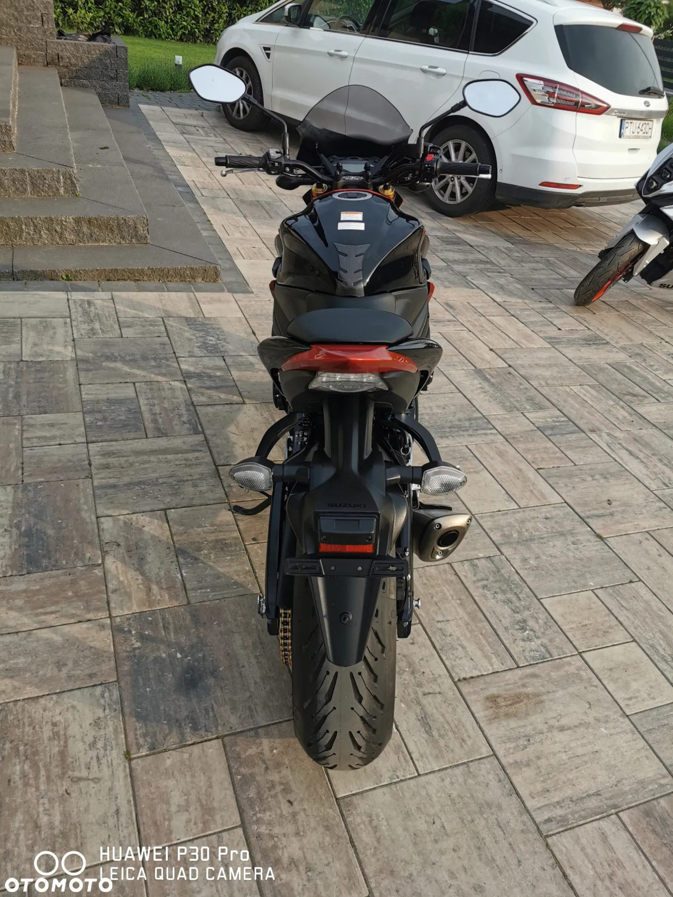 Suzuki GSX - 17