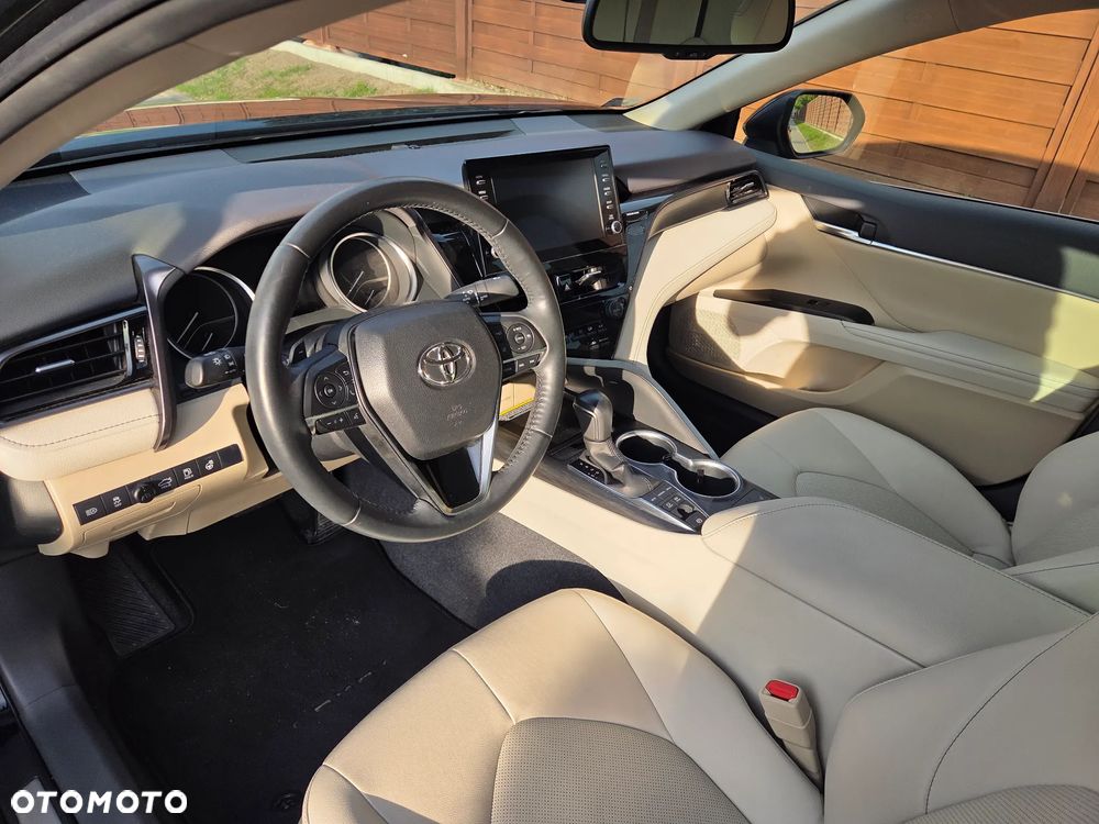 Toyota Camry 2.5 Hybrid Executive CVT - 6