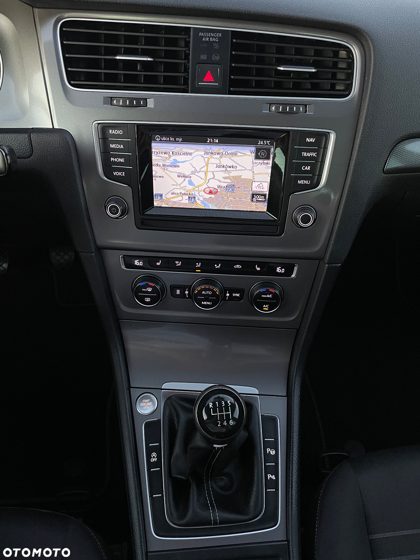 Volkswagen Golf 2.0 TDI BlueMotion Technology Lounge - 23