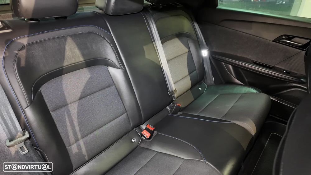 MG MG4 64 kWh Luxury - 38