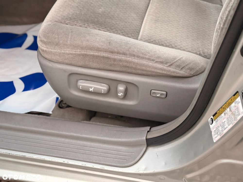 Toyota Camry 2.4 VVT-i - 15