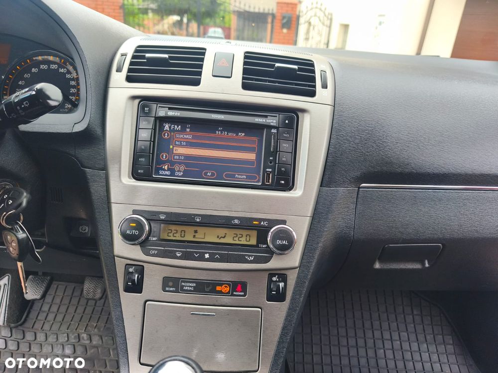 Toyota Avensis 1.8 Sol plus NAVI - 9