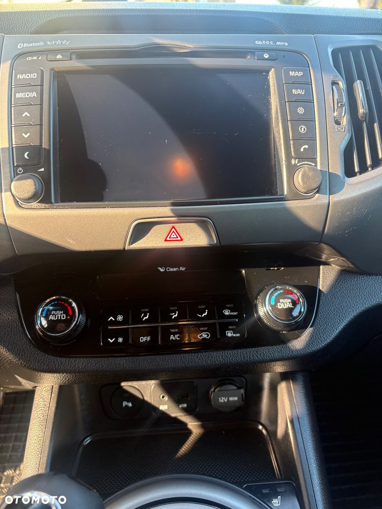 Kia Sportage 2.0 CRDI 4WD Fifa World Cup Edition - 26